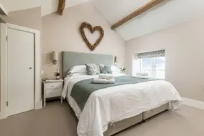 Stunning views, garden, dogs welcome, parking - Image 2