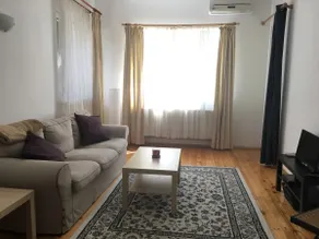 The Yellow House - refreshing privacy with parking - Image 2