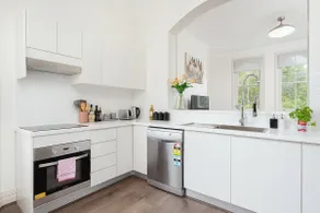 STUNNING SYDNEY HOME 2 - Image 3
