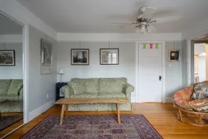 Upscale location - heart of downtown w/parkng - Image 5