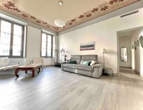 Exclusive location: seafront, beach & old town - Image 4