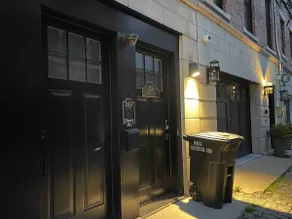 Entire One Bedroom Home on a Cobble Stone Street - Image 5