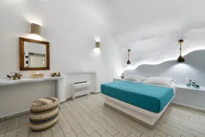 Cave private suite - Image 2