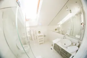 White Apartment - Image 3