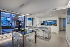 One-of-a-kind Luxury Penthouse w/ private hot-tub - Image 4