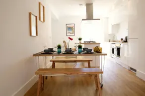 NEW Poole House 5 mins to Sandbanks +Netflix - Image 4