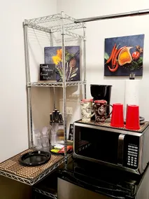 Comfy/Private Entry & Bath/Free Parking - Win Win! - Image 4
