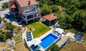 Villa Majkovica - 4 Bedroom Villa with Private Pool & En-Suite Bathrooms & Parking - Image 2