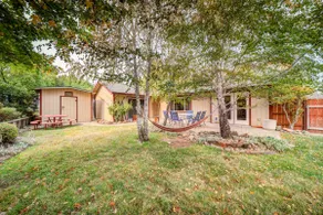 🏡 *NEW* The Artsy Abode ✨ Hot Tub ♨️ BBQ 🍖Foosball ⚽️ - Image 5