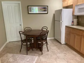 Clean, bright and quiet guest suite - Image 4