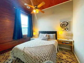 Steps to Hike& Dine! Sustainable 1-BR Apt Drifter - Image 4