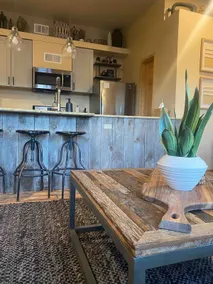 Loft on (F) St! 2 blocks to river! *No pet fee - Image 5