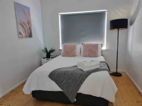 Portland sea spa retreat with King bed Free Arcade sleeps 9 - Image 2