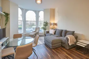 Host & Stay - South Cliff Apartment - Image 2
