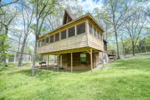 Rustic Cabin on Lake Tenkiller great location - Image 5