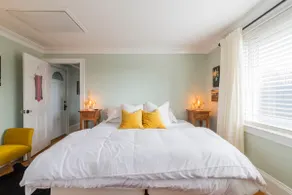 Relaxed, Historic, Southend Condo - Image 2