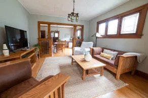 Beautiful Craftsman Bungalow - Centrally located! - Image 2