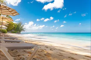 Tradewinds Luxury Retreat | Walk to Beach, Dining - Image 3