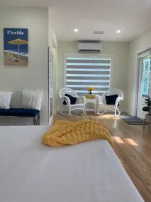 Miami Skyline Luxury Suite With Private Patio and Parking . - Image 5