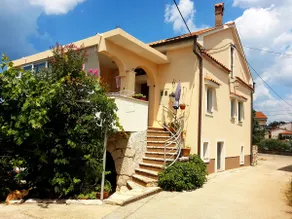 Studio Mari with a stone terrace and parking - Image 2