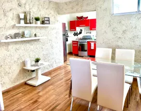 Downtown luxury apartment with balcony - Image 4