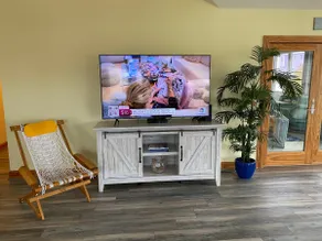 Spacious Family Friendly*Oceanside* Steps to Beach - Image 3