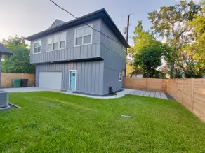 City Gem | 2BR/2BA + Garage | Med Center UH - Image 5