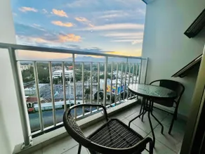 Z11 Luxury Apt. Near airport and with Ping pong - Image 3