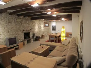 Ca l'Esperança Rural Farmhouse - Image 3
