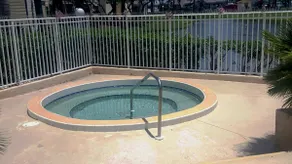 Pristine Condo, 2 Bed/2 Bath 1/4 mile to Beach. - Image 3