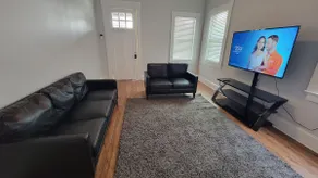 QUIET 2BR house near downtown - Image 4