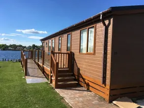 Lakeside Indulgent lodge 8 berth, Hottub & ramp - Image 3