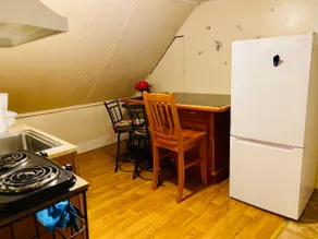 “Sunlit” 1bdrm apt Near Wynn Hospital - Image 4