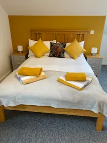 Stunning stylish and spacious studio flat - Image 2