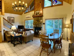 Alpenrose Chalet with Black Mountain Views - Image 3