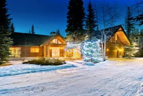 4 Bedroom Log Cabin near Bragg Creek - Image 4