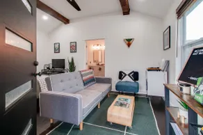 Private Master Suite Next to Dining Hotspots - Image 2