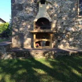 The Barn, Charming Apartment, Shared Pool - Image 4
