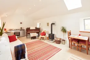 Peaceful rural retreat, converted farmhouse barn. - Image 3