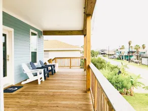 Blue Crush, Your Getaway Stay by The Sea and Bay - Image 2