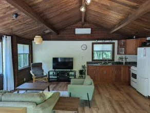 Creek side cottage - Image 4