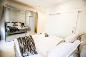 Luxury Two-Level Residence | Central Brussels - Image 2