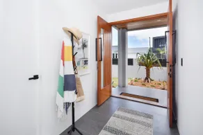 Luxury Bokarina Beachhouse - Image 4