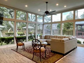 Luxury*Heated Pool*Six Flags*Sea World/River Walk - Image 2