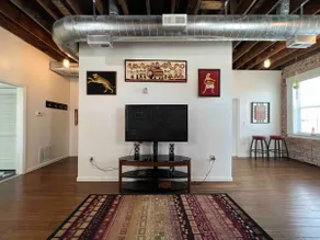 Historic Downtown Hideaway in heart of #LFK - Image 2