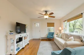 Der blaue Bungalow in im Stadtzentrum gelegenem Weaverville - Image 5