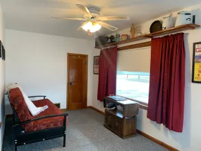 Original Charming 2 Bedroom Retreat - Image 2