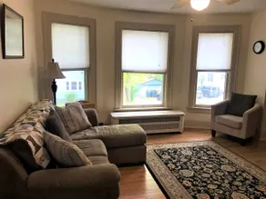 Charming 3 Bedroom near Capitol and Alliant Center - Image 2
