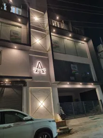 Arikutharam's homes peaceful home in city center - Image 4