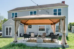 Charming Family-Friendly Home- sleeps 18! - Image 5